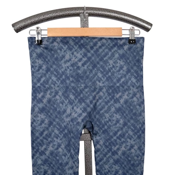 SPANX "Look At Me Now" Leggings Blue Tie Dye Camo Cloud Print Women's Size 1X - Picture 2 of 4